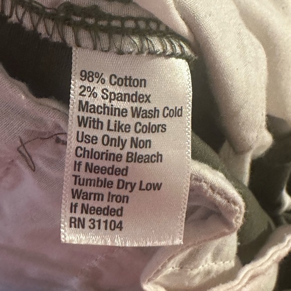 Red Camel cargo shorts size 31. Color dark green. Like New - Picture 5 of 5